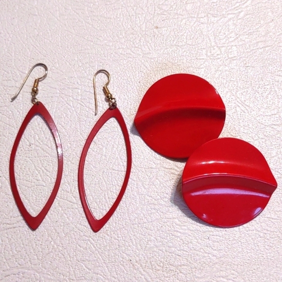 Vintage retro Red Metal Earrings Throwback - Picture 1 of 5